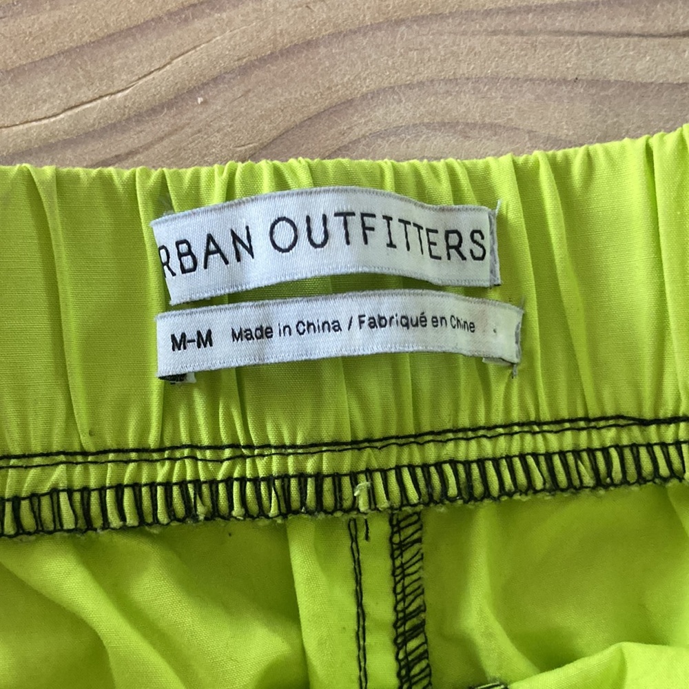 Women’s Bright Green Urban Outfitters Utility Shorts size M - Picture 4 of 4